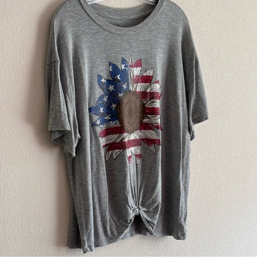 True Craft Gray Crewneck Women's T-Shirt Size Large Short Sleeve - Picture 4 of 8